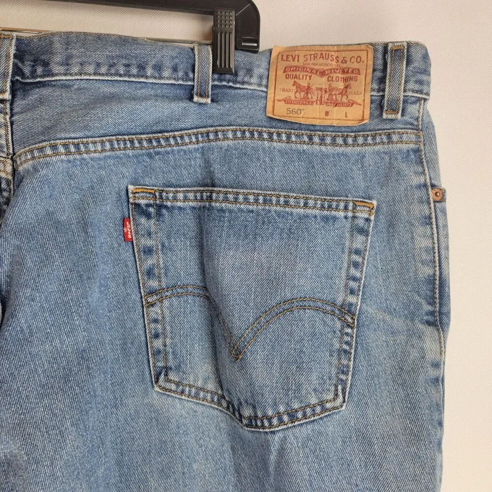 Levi's 560 Mens Size 50X30 Blue Medium Wash Comfort Fit Straight Leg Jeans